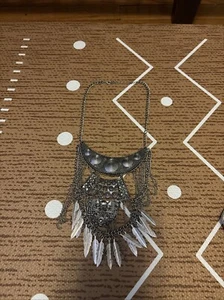 BEAUTIFUL SILVER STATEMENT MULTI CHAIN STATEMENT NECKLACE - Picture 1 of 3