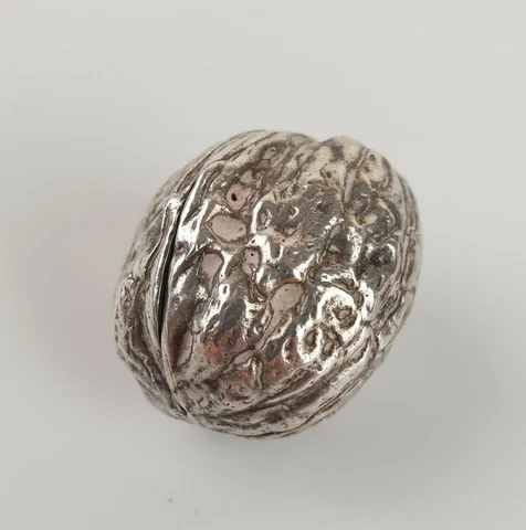 Rare Elizabeth II Solid Silver Walnut Form Box Birmingham 1977 42.3g Cover