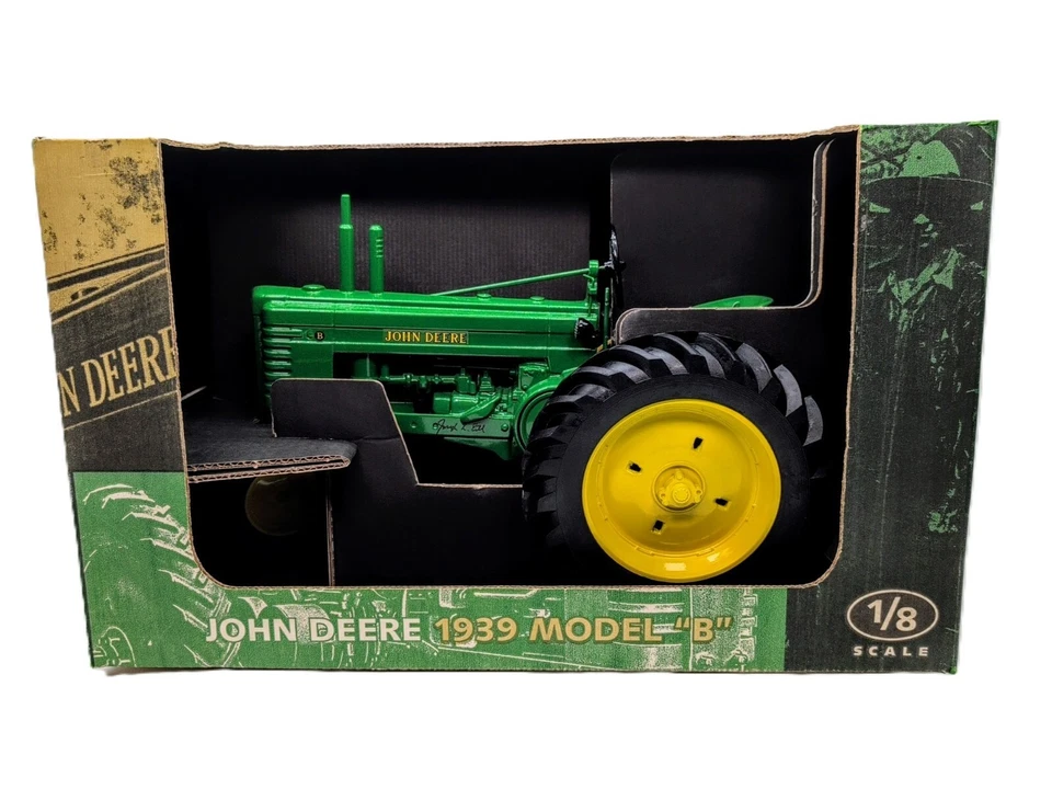 1/8 John Deere 1939 Model B Tractor With Narrow Front - Image 1 of 3