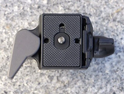 Manfrotto Neigekopf für Ein-  Dreibeinstativ mit Schnellwechselplatte 200PL-14 - Bild 1 von 4