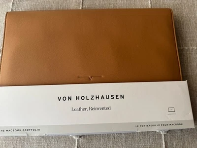 New Von Holzhausen MacBook Portfolio 14" V egan Leather Cover  - Image 1 of 4