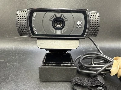 Logitech C920 - V-U0028 - Carl Zeiss Tessar Lens - 1080P - Full HD Webcam - Image 1 of 4