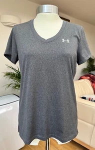 Under Armour Ladies Top Grey, size medium, excellent condition. - Picture 1 of 3