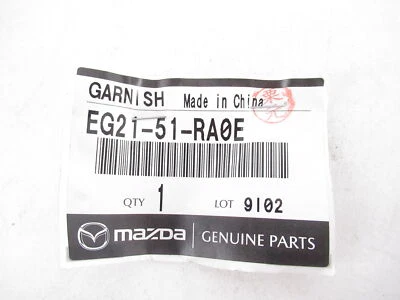 Moldura delantera de pasajero genuina OEM Mazda EG21-51-RA0E 2007-2012 CX-7 Foto 1 de 4
