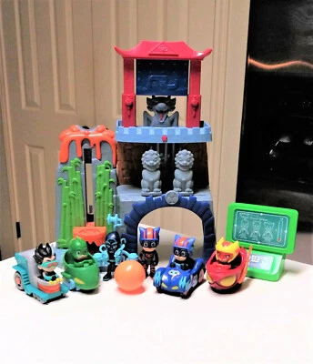 Lote de juegos PJ Masks Mystery Mountain con extras Foto 1 de 4