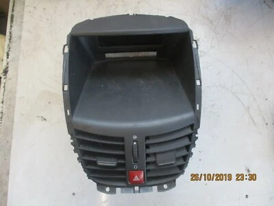 PEUGEOT 207 2009 CENTRE DASH AIR VENTS TRIM & HAZARD SWITCH 9650068177 - Image 1 of 3