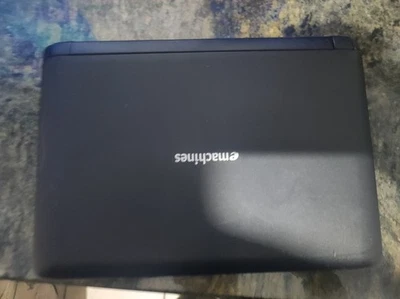 PC Portatile NetBook eMachines 2gb Intel Atom  - Immagine 1 di 2