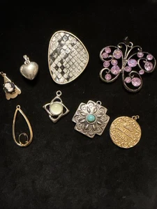 8 VTG To Modern Pendants Cameo Butterfly Dainty Silvertone Goldtone (Lot# 472) - Picture 1 of 7