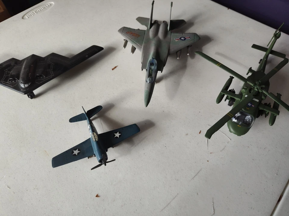 Lote de jet y helicóptero fundido a presión Foto 1 de 4