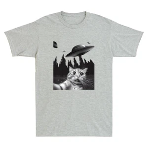 Cat Selfie with UFOs Funny Graphic Awesome Cat Lover Gift Vintage Men's T-Shirt - Picture 1 of 8