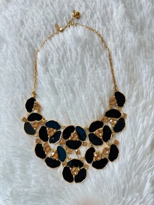 COLLAR KATE SPADE NEW YORK NEGRO DISCO PANSY PIEDRAS CHAMPÁN BRILLANTES Foto 1 de 4