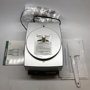 Cuisinart Pro Custom 11 DLC-8S TX Type 28 Food Processor Silver Motor Base New - Picture 1 of 7