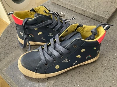 Joules Junior Coast mid rise pump Picnic navy zip/ lace uk 3 navy embroidered BN - Image 1 of 4