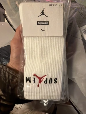 SUPREME JORDAN CREW SOCKS (LARGE/WHITE) (MEN'S SIZE 8-12) FW24 - Image 1 of 3