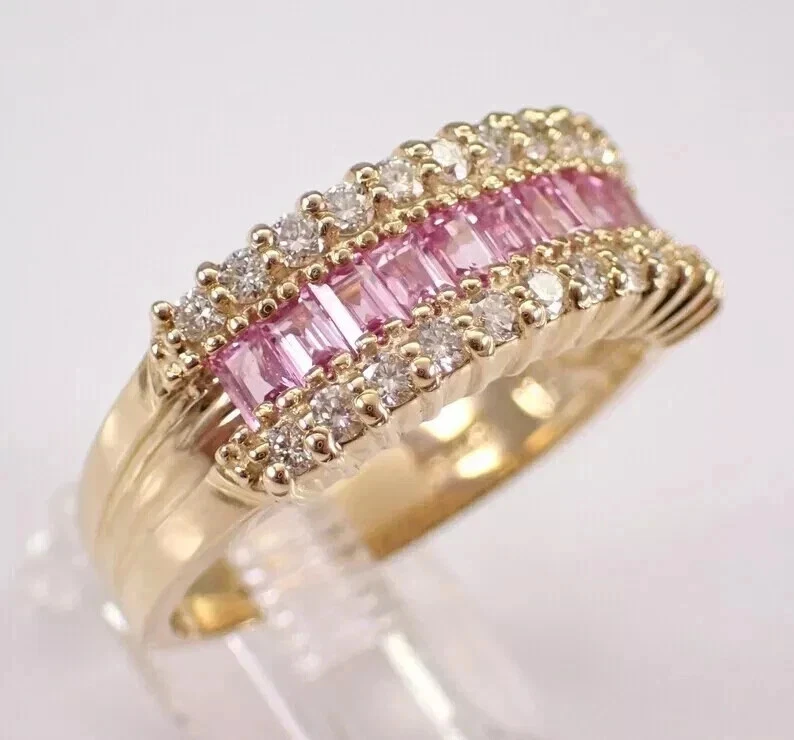 Alianza de boda de eternidad de zafiro rosa creado en laboratorio de 3 quilates de oro amarillo de 14 quilates Foto 1 de 1