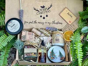 Christmas pamper gift box made in Australia - Picture 1 of 15