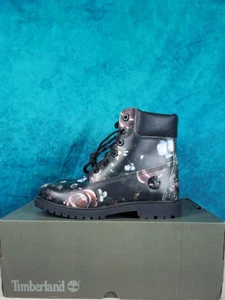 Timberland Heritage 6" wasserdichte schwarze geblümte Nubukstiefel für Damen B5 - Bild 1 von 4