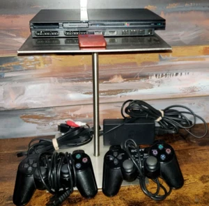 NEUWERTIG PlayStation 2 (PS2) Slim Konsole Bundle - Schwarz - Sony - *FULLY SERVICED* - Bild 1 von 7