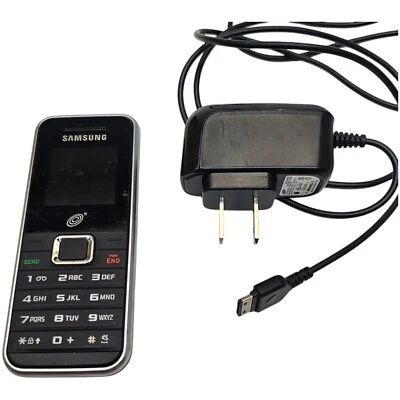 Samsung SGH-S125G - Black and Silver ( TracFone ) Cellular Phone - Bundled - Image 1 of 4