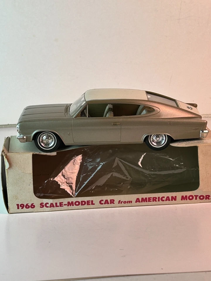 Jo-Han 1966 AMC Marlin Fastback Promo con caja original Foto 1 de 4