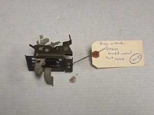 Briggs & Stratton Bracket Control Used Part - 490649 (490648) OEM GENUINE - Picture 1 of 2