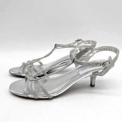 Sandalias de vestir Fioni para mujer 8,5 con tiras plateadas brillantes tacones ocasiones especiales Foto 1 de 4