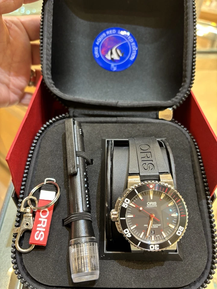 Oris  Acqis Red Limited Edition 1581/2000 Professional Diver’s Rubber Strap. - Image 1 of 4
