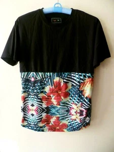 VNDL Women's Vandal Comfort Size M Color Block Short Sleeves Block T-Shirt Top  - Picture 1 of 6