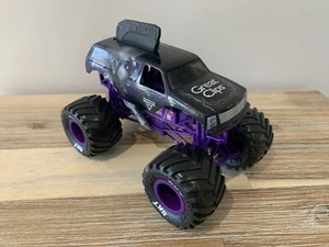 RARE Hot Wheels Monster Jam Mohawk Warrior Oversized 1:24 Die Cast Metal Truck - Picture 1 of 9