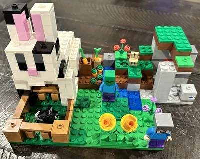 LEGO Minecraft: The Rabbit Ranch (21181) Retired: No Box/No Manual - Image 1 of 4