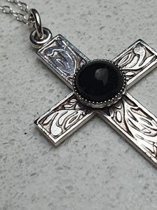 Vintage Sterling Silver Onyx Engraved Cross 18" StSil Cable Chain - Picture 1 of 22