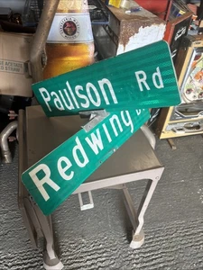 American Street Road Sign Paulson Road And Redwing Drive - Foto 1 di 14