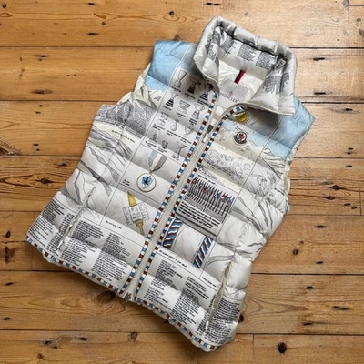 Moncler Corviglia Ski Club 2016 Down Filled Graphic Print Gilet Puffer Men’s M - Image 1 of 4