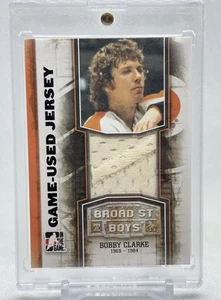 2011-12 ITG Broad Street Boys Bobby Clarke Game Used Jersey Patch #M-40 Black SP - Picture 1 of 2