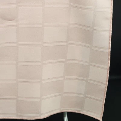 Rose Pink Rectangle Tablecloth with Square Striped Windowpane Design 60" x 82" — 第 1/4 张图片