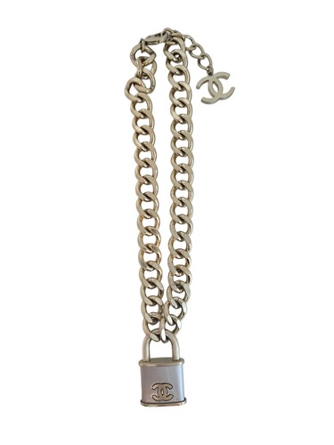 Collana con ciondolo lucchetto a catena grossa Chanel