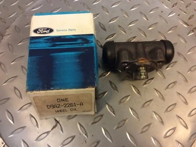 Cilindro de freno trasero Lincoln Mark VI 82-90 80-83 Town Car Marquis D9AZ-2261-B NOS Foto 1 de 4