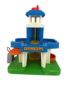 VTG 1990 Fisher-Price Motor Car Port Gas Station & Multi Parking - Picture 1 of 15
