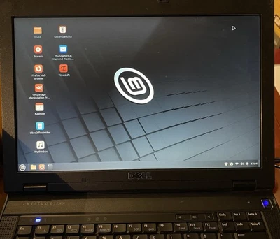 Dell Latitude 5400 Laptop 250 GB SSD Linux Mint - Bild 1 von 4