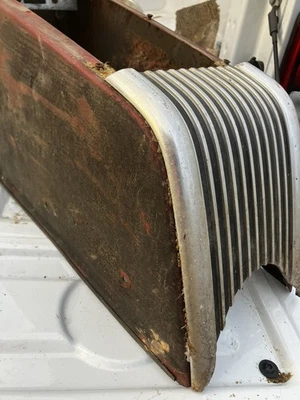 1961–63 Ford Falcon/Mercury Comet — центральная консоль Ford Fairlane, только детали выглядят - Изображение 1 из 4