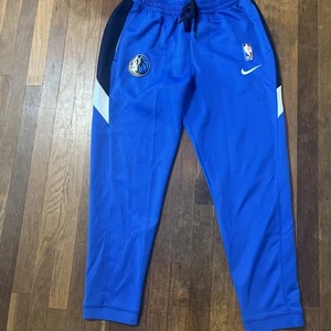 Nike NBA Dallas Mavericks Showtime Therma Flex Blue Sweat Pants Jogginghose XL - Bild 1 von 12