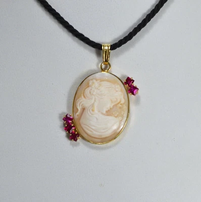 CIONDOLO  ARGENTO 925 DORATO CAMMEO ANTICO  E ZIRCONI  COMPRESO LACCIO AGDV 0248 - Immagine 1 di 4