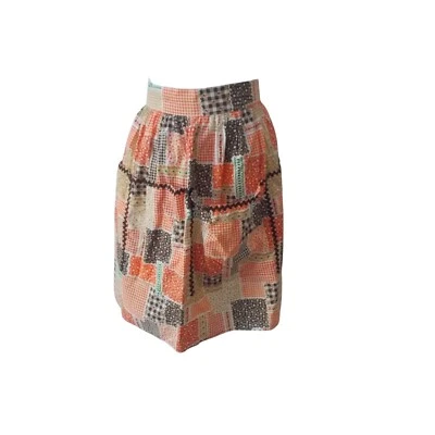 Medio delantal estampado de retazos multicolor con bolsillos grandes Ric Rac recortados Foto 1 de 3