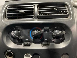 2003 - 2004 Nissan Frontier Manual Temperature Control Panel HAC - Picture 1 of 1