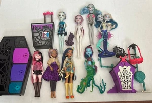 Monster High Doll Lot And Accessories - Ghoulia Frankie Ari Peri Pearl Posea Cat - Picture 1 of 19
