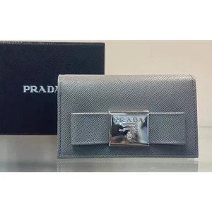 Portafoglio compatto PRADA grigio Saffiano Lux pelle fiocco accento nuovo con scatola 2017 - Foto 1 di 9