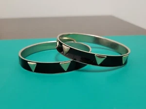 VINTAGE ENAMELED STACKABLE SILVER TRIANGLES BLACK  BANGLE BRACELET LOT OF 2 - Picture 1 of 9