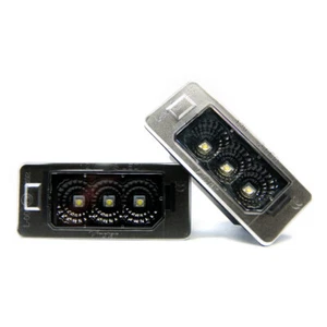 2 luci targa LED BMW E39 E60 E61 E70 E71 E82 E88 E90 E91 E92 E93 - Foto 1 di 5