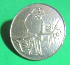 CHRISTINA BAUER N H BIRD ON CONIFER BRANCH PEWTER SILVER METAL SHANK BUTTON-X75 - Picture 1 of 2