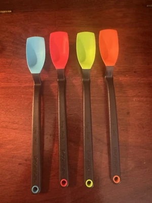 Juegos de cucharas raspadoras Dreamfarm para sentarse con diferentes colores. NUEVO Foto 1 de 2